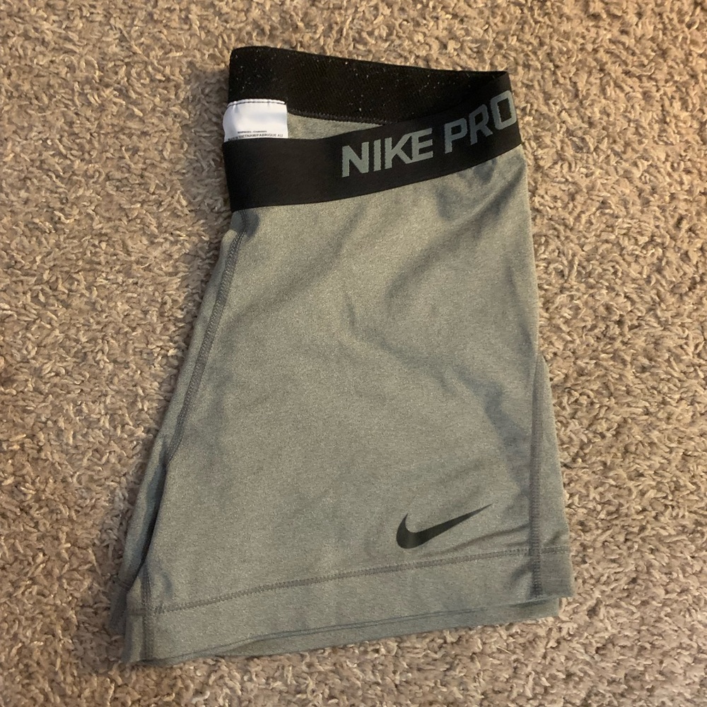 Nike Gray Spandex Shorts - Large